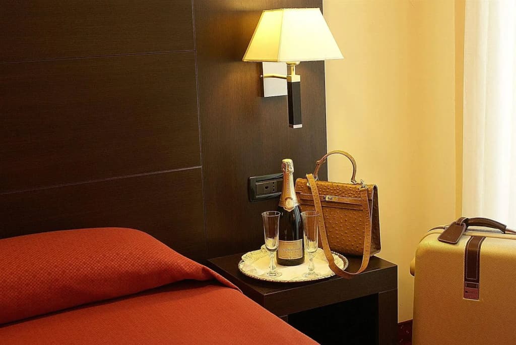 Hotel Versailles - photo 15