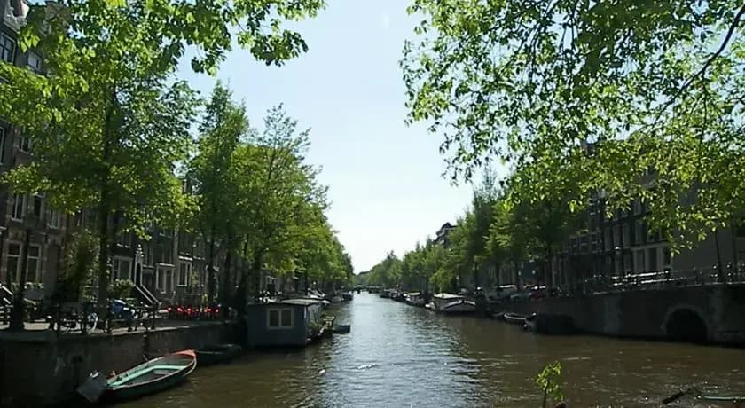 Authentic Jordaan Apartment - photo 4