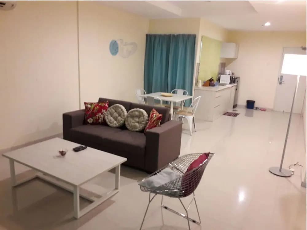 Marina Island Apartment - photo 16