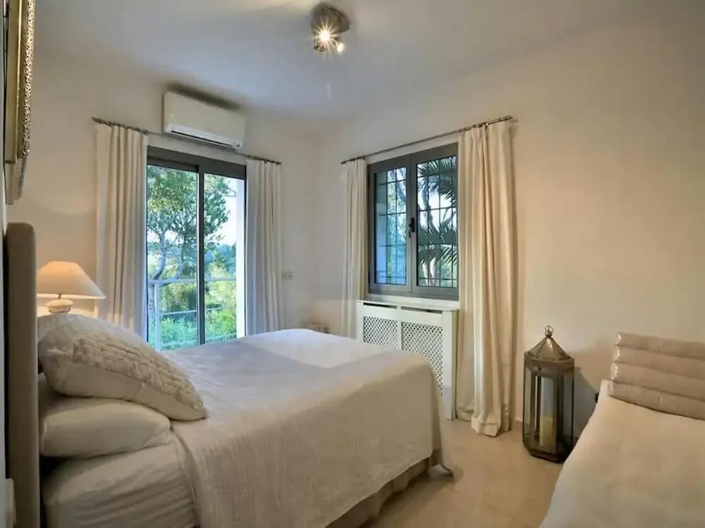 Villa in Porroig With Stunning Sea Views - photo 5