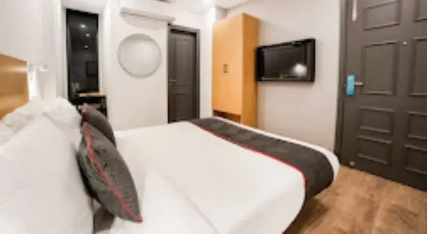 Qotel 007 Anand Vihar - photo 4