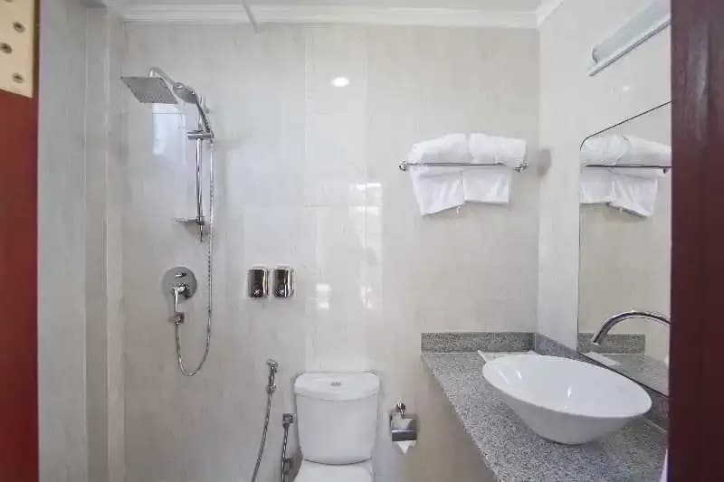 Newtown Inn Royal - photo 4