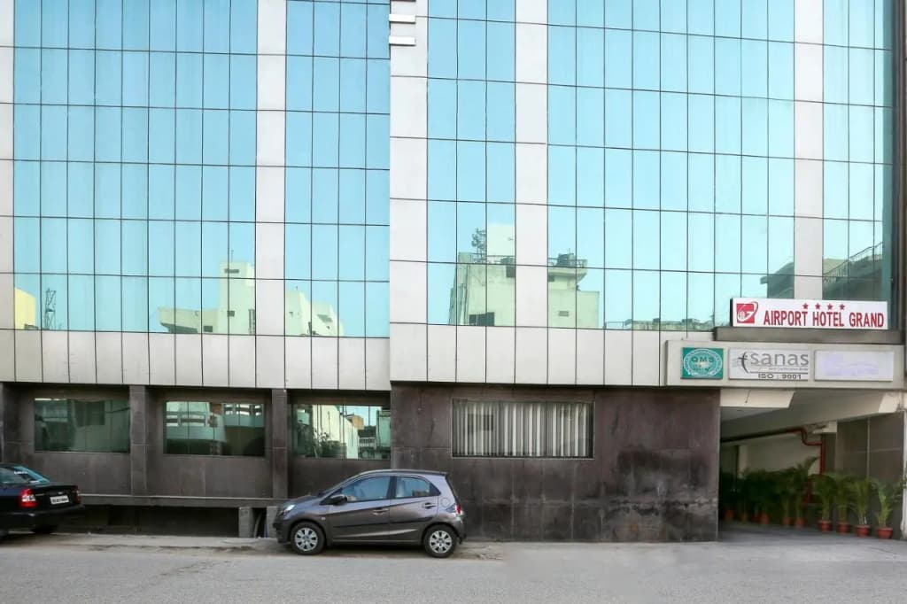 The Grand Mahipalpur - photo 7