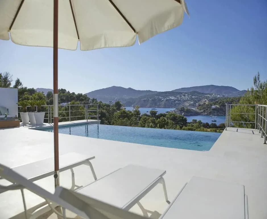 Villa in Porroig With Stunning Sea Views - photo 13