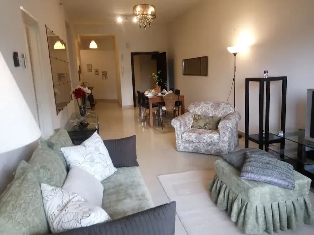 Windsor Tower Serviced Apartment - photo 2