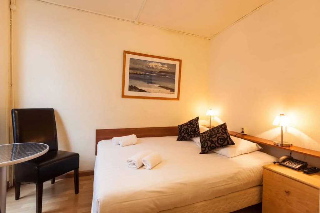 Townhouse Hotel - photo 3