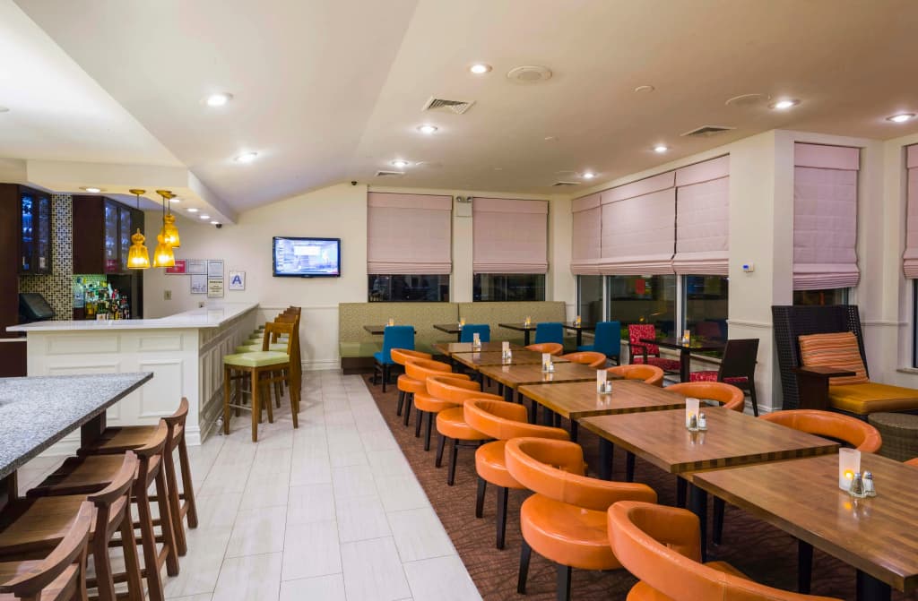Hilton Garden Inn Queens/JFK Airport - photo 14