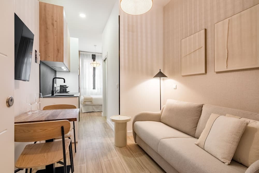 The Madrid Studios by Charming - photo 23