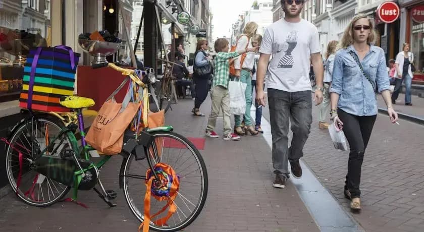 Amsterdam Center Lounge - photo 9