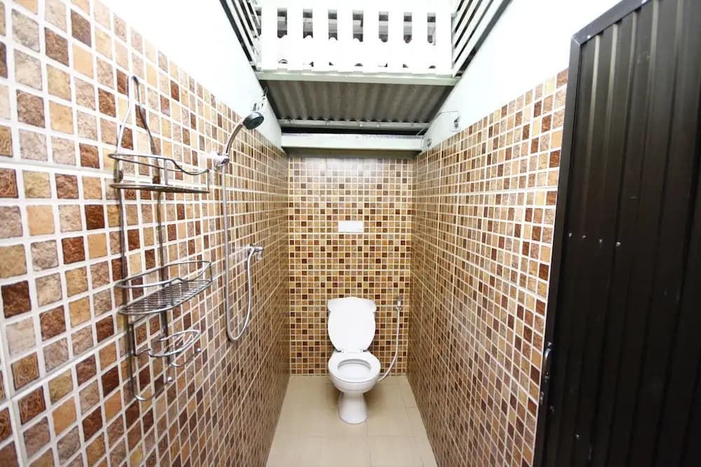 Win Backpacker Hostel - photo 8