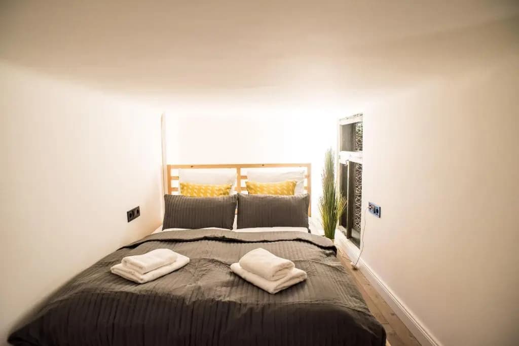 Very stylish and fresh studio home in the center - main photo
