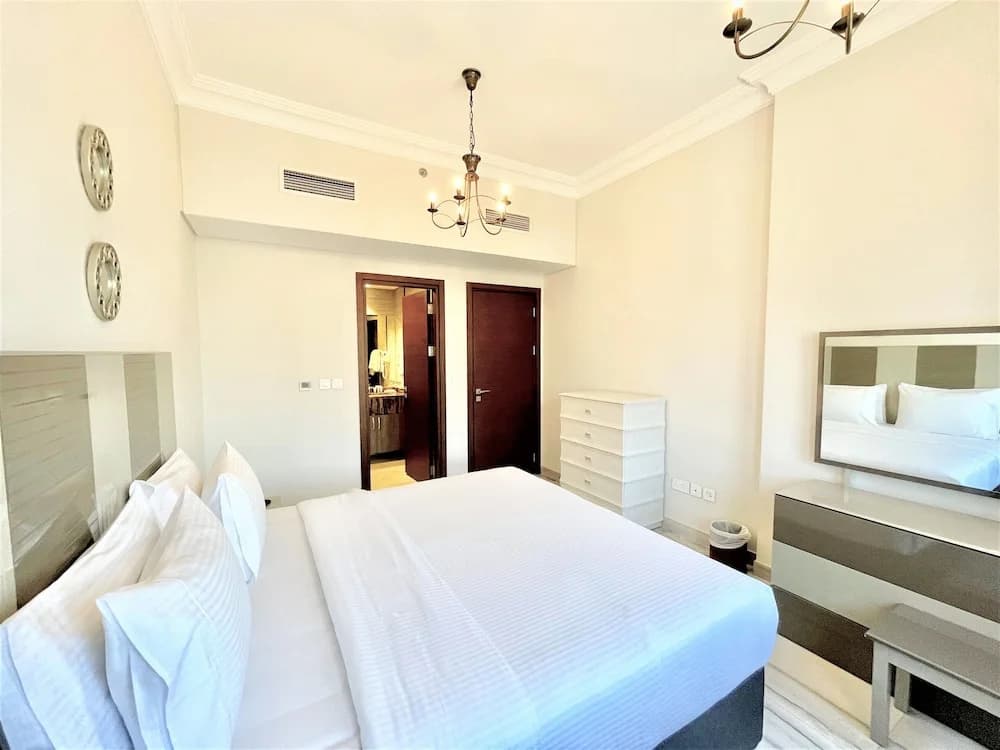Spacious Marbella 2BR With Scenic Views - photo 4