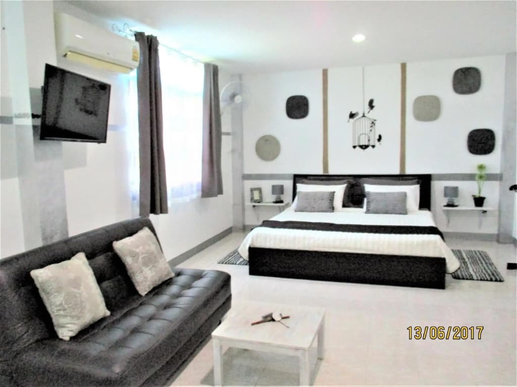 Similan Hotel - photo 2