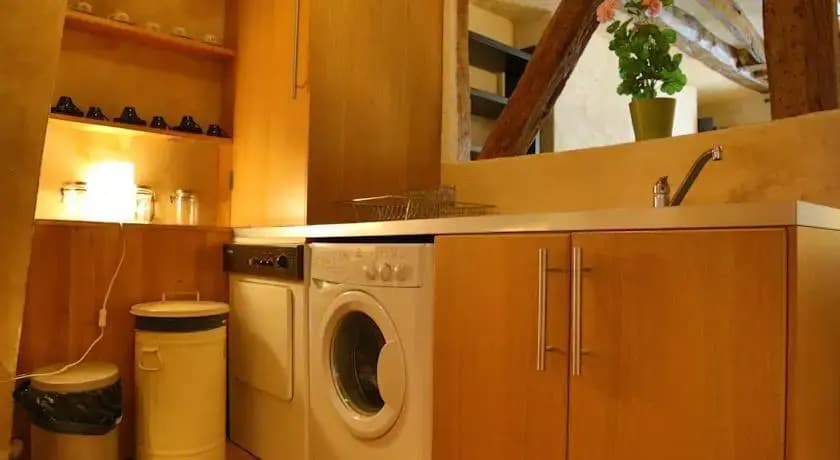 One Bedroom Apartment Near Madeleine - photo 4