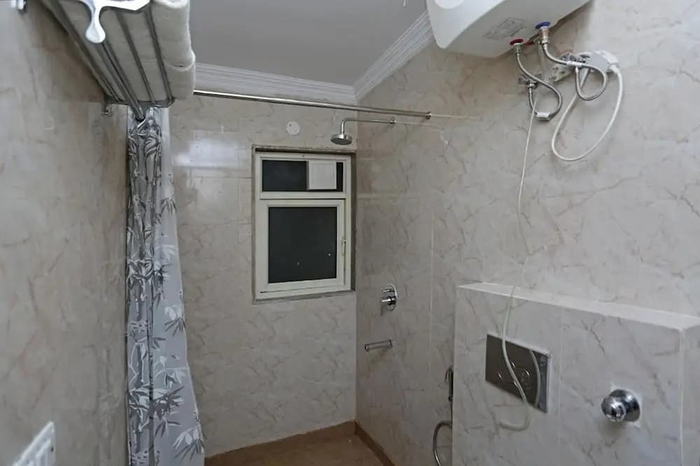 Hotel Peridot Near IGI Delhi Airport - photo 9