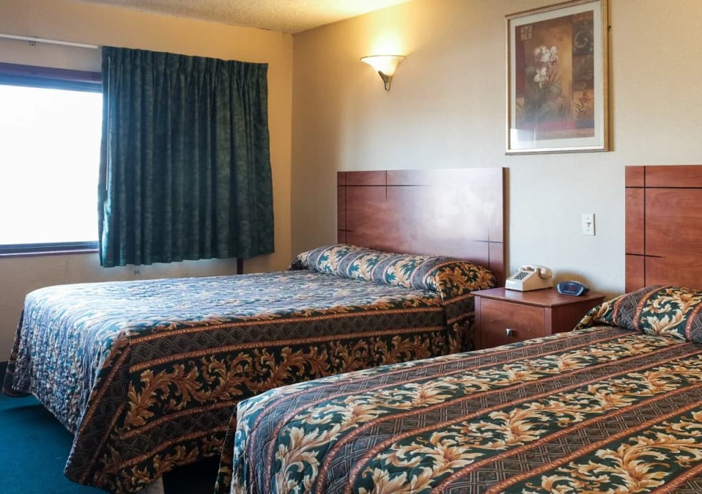 JFK Inn - photo 4