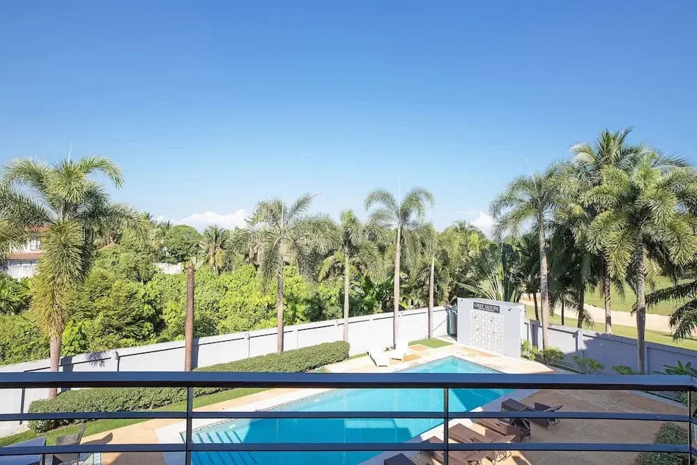 Designer 3BR Pool Access Villa Argent 8 - photo 13