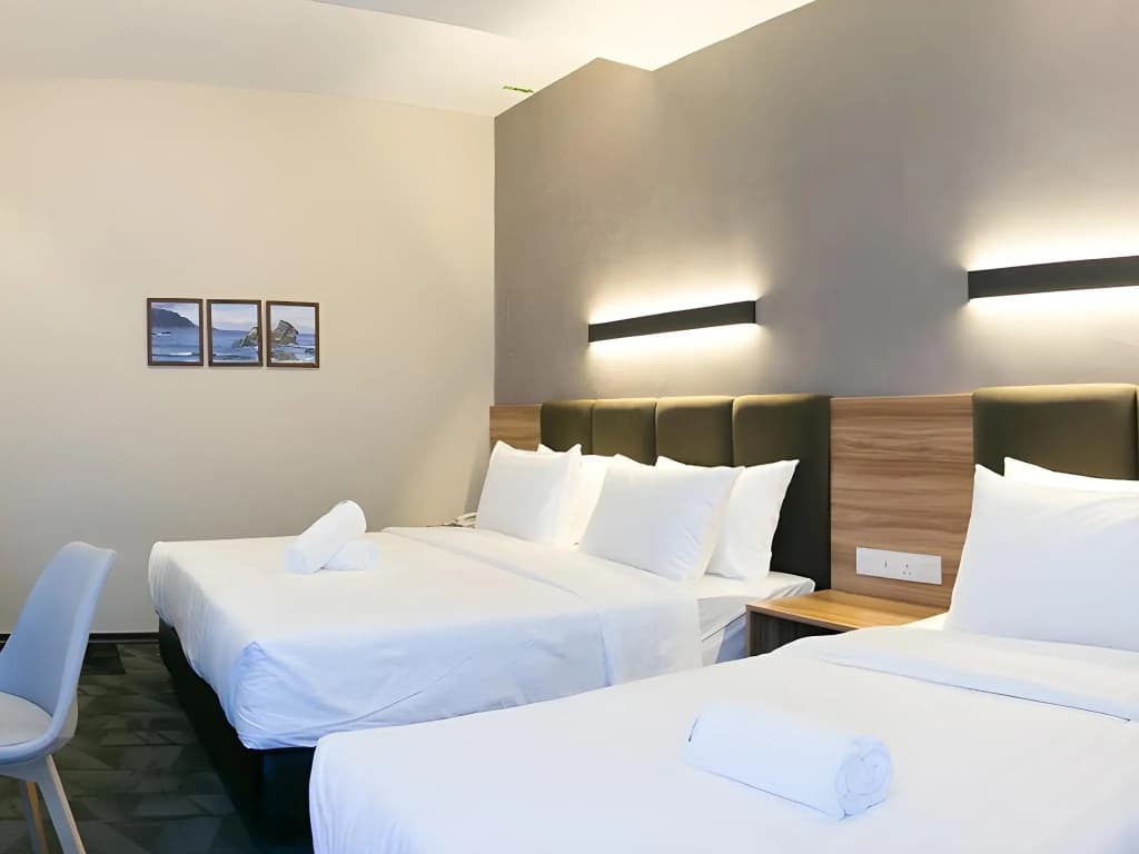 Prestigo Hotel - photo 5