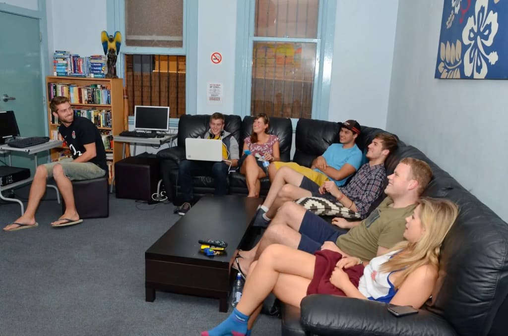 Blue Parrot Youth Hostel - photo 21