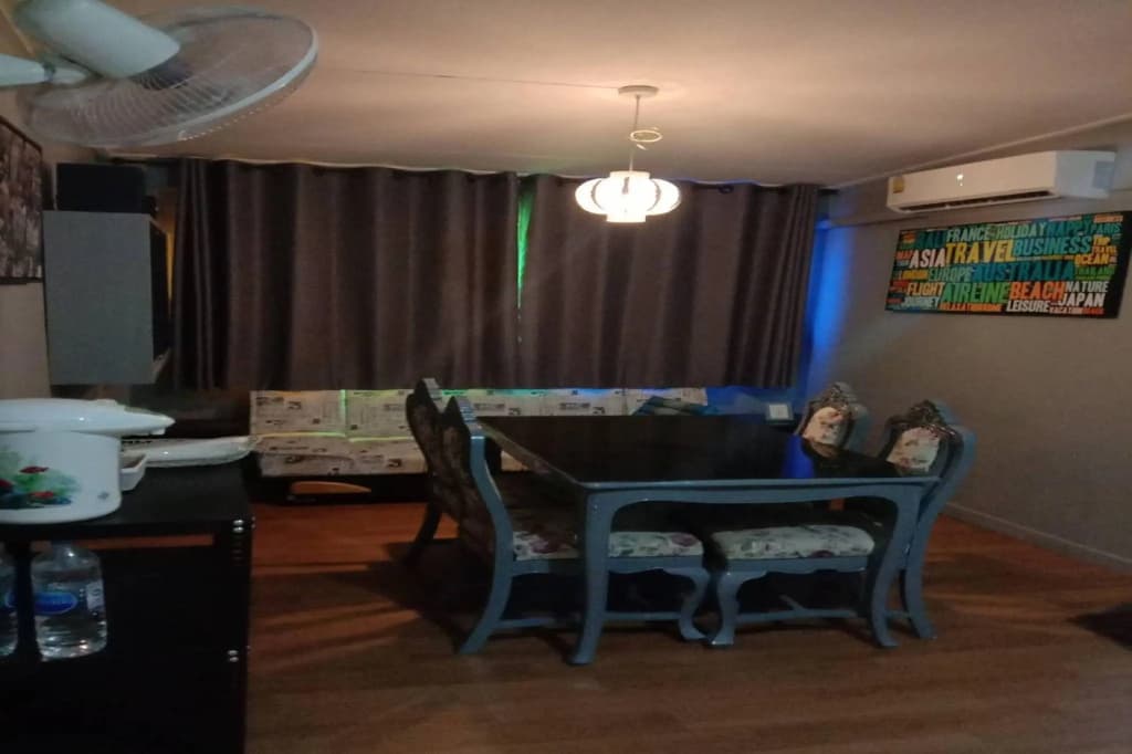 OYO 857 42 Loft Bed and Breakfast - photo 10