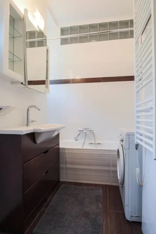 Wenceslas Apartment for 10 with AC - photo 9