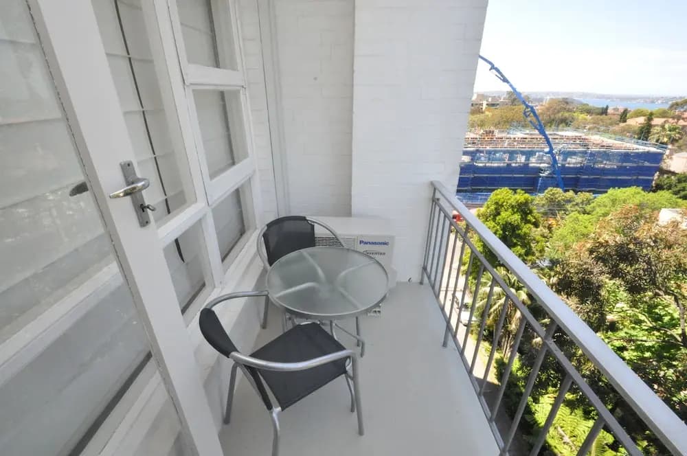 Neutral Bay 63 Ben Furnished Apartment - photo 3
