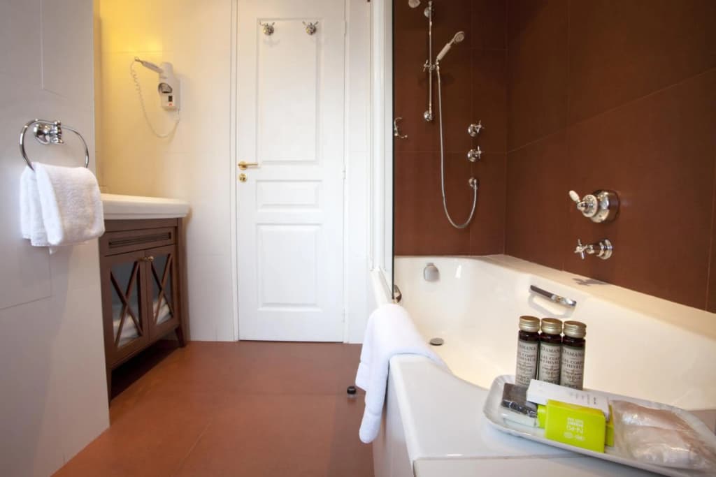 Hôtel Serotel Lutèce - photo 8