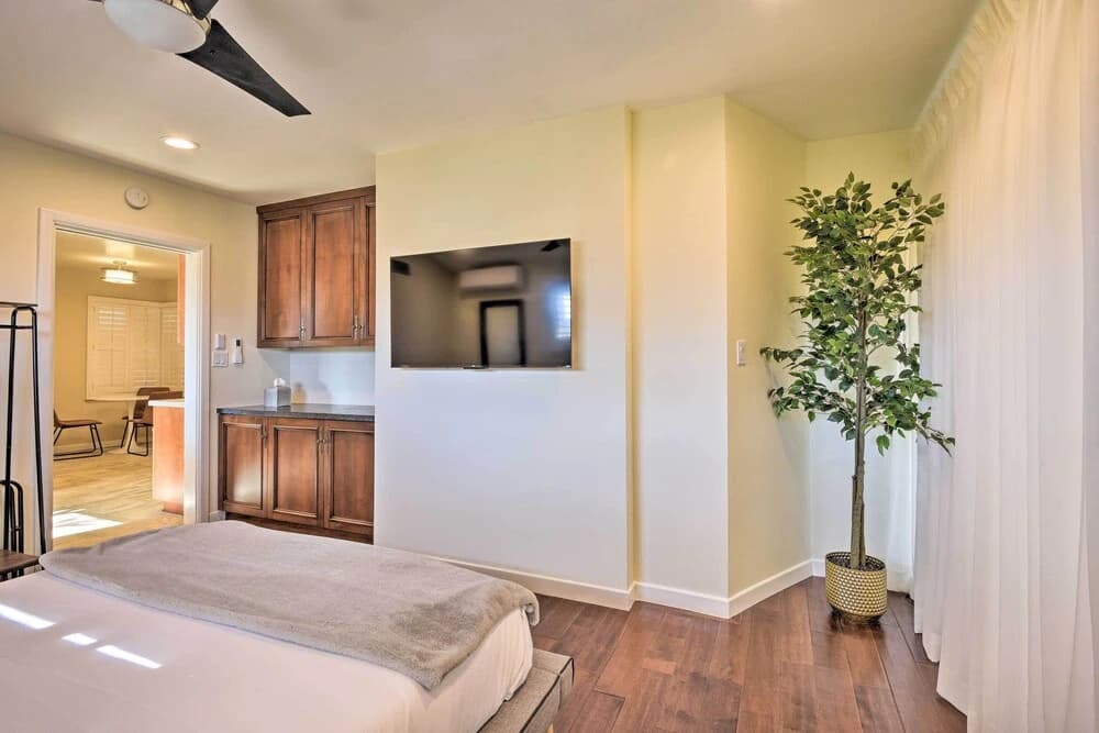 Los Angeles Suite ~ 12 Mi From Downtown! - photo 3