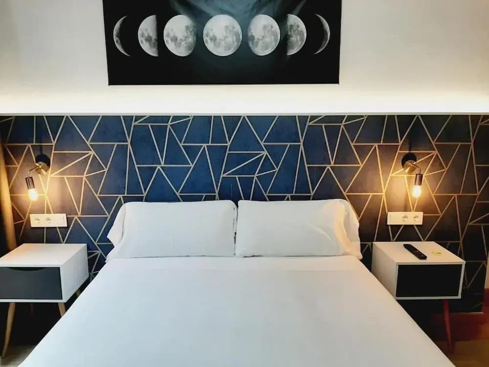 Hostal Laia by gaiarooms - photo 10