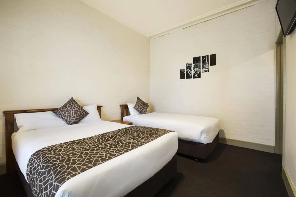 Nightcap at Sylvania Hotel - photo 5