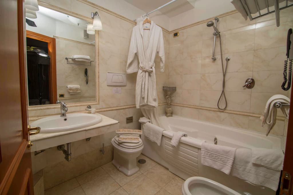 Luxury Rooms H 2000 Roma - photo 8