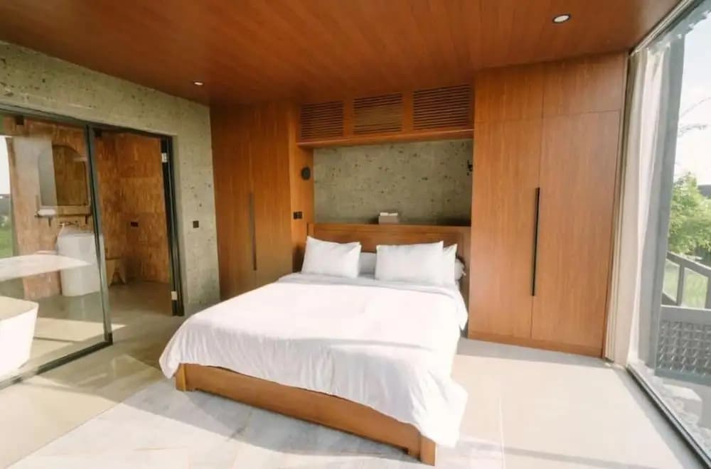 Luxury 3BR Townhouse - photo 2