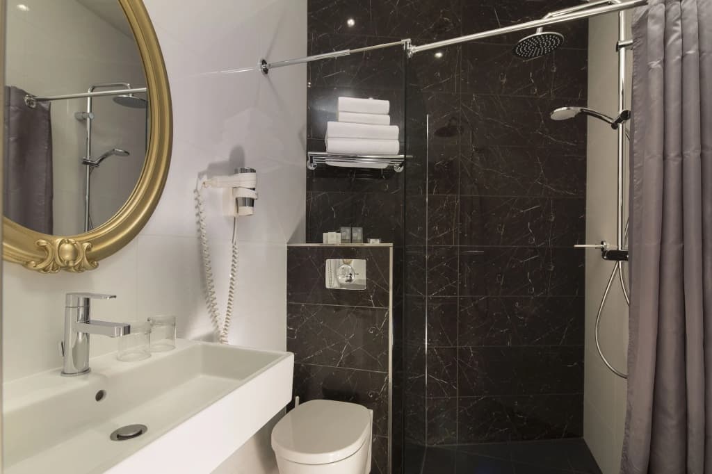 Hotel Montparnasse St Germain - photo 32