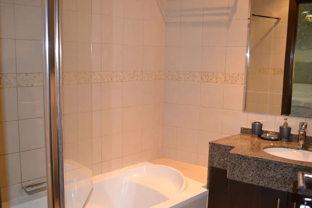 Ascapes Bay Central 1 Tower - photo 11