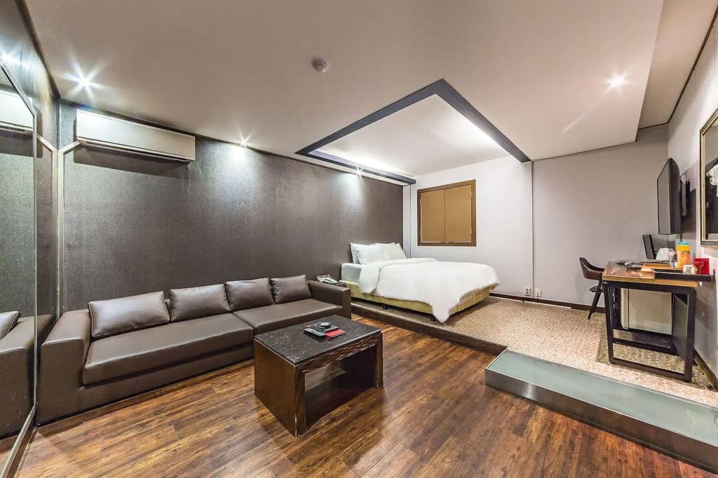 Gallerya Hotel - photo 4