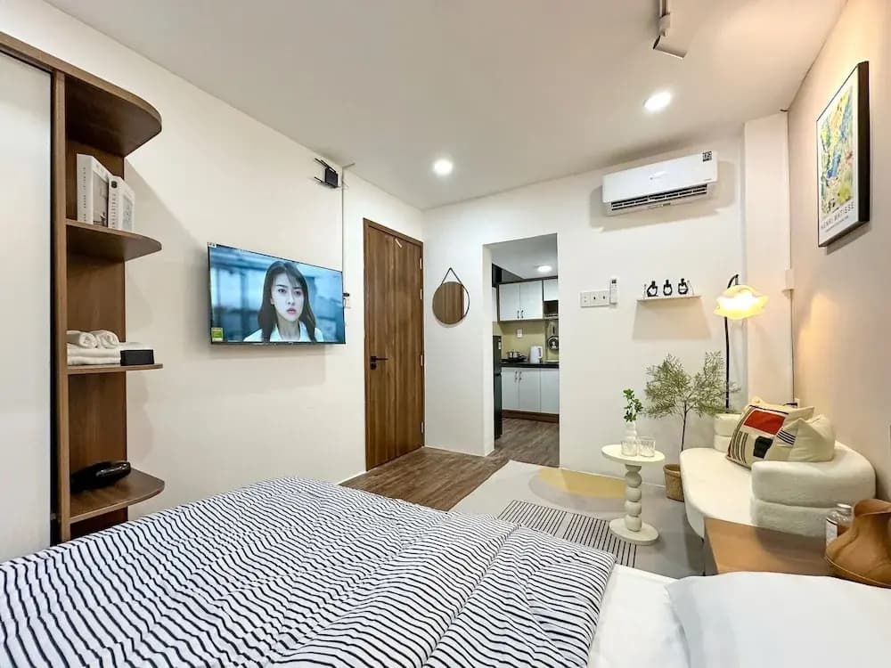 Uni District 5 Saigon - photo 1