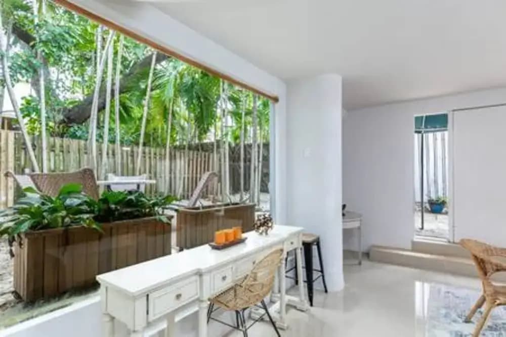 1720 Wa Kee 1B 4 Queen Beds Sleep 8 Pool Parking Wi-fi Patio - photo 3