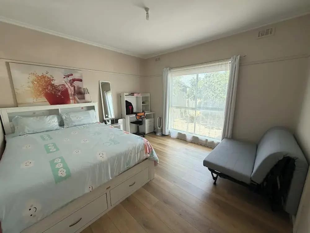 Charming 3 Bedroom Home Longer Stay Discount - photo 2