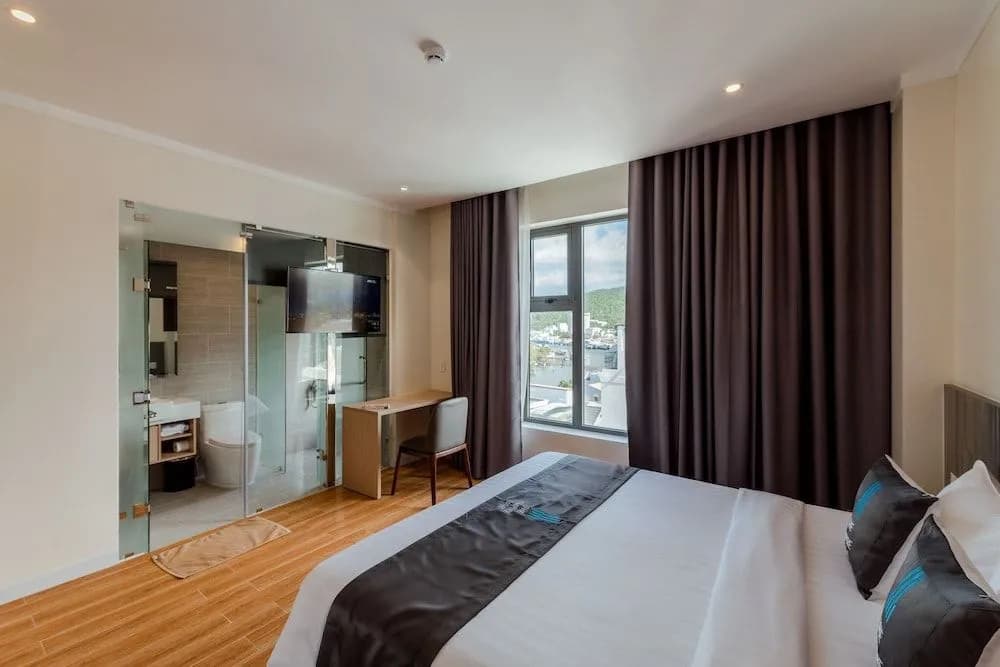 The Empire Hotel - photo 3