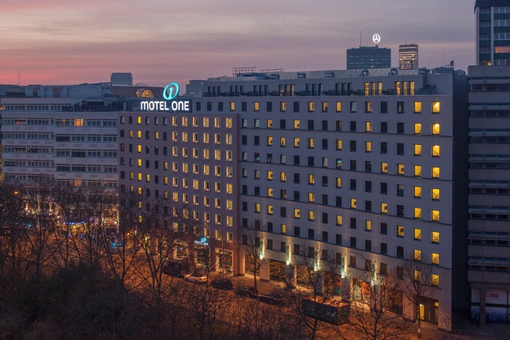 Motel One Berlin-Tiergarten - photo 1