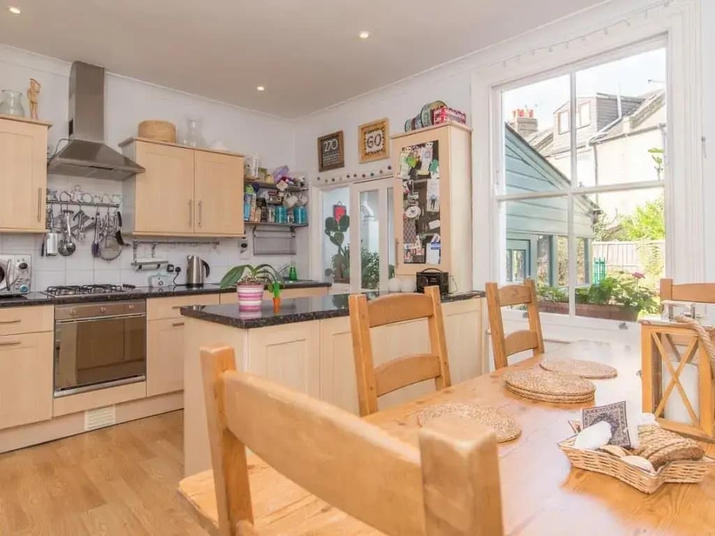 Veeve  3 Bed Family House On Esparto Street Wandsworth - photo 6