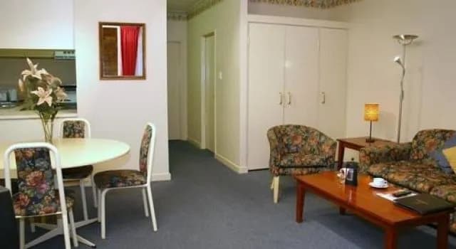 Clocktower Apartment Hotel - photo 2