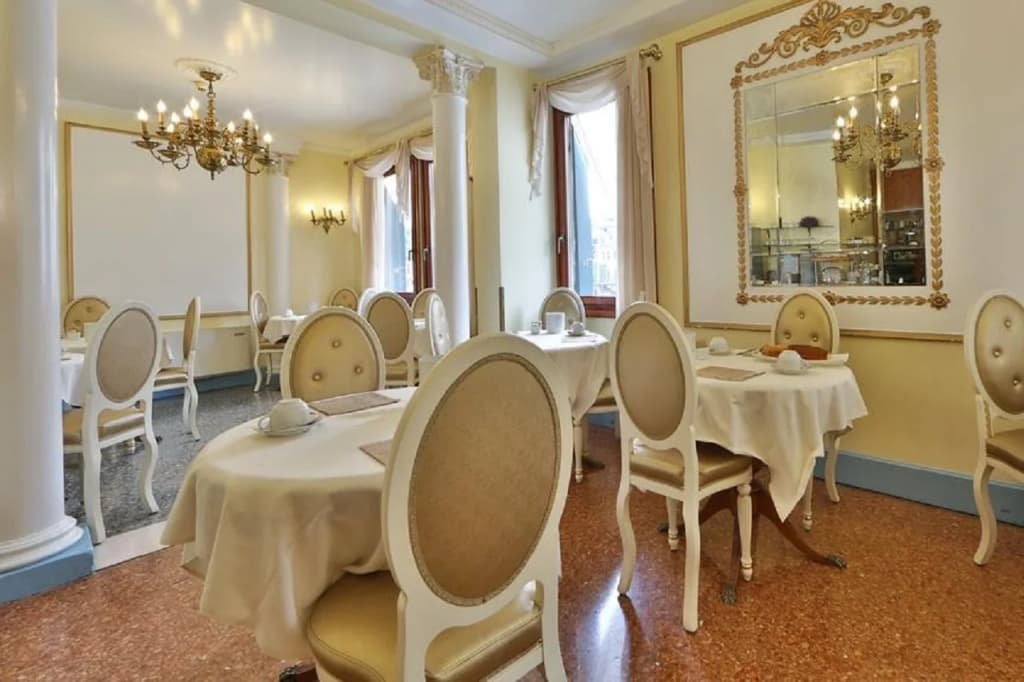 Hotel Arlecchino - photo 13
