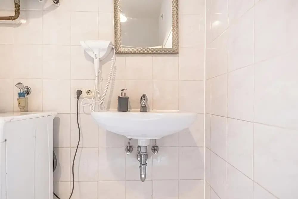 Affordable 3BR Apartment Rathausplatz - photo 7