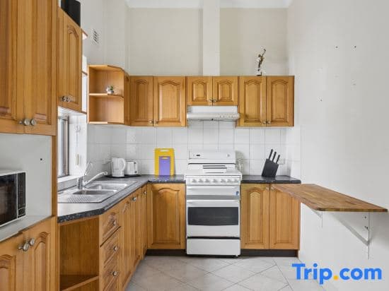Private Room Near Bankstown Train Station & Restaurants - photo 2