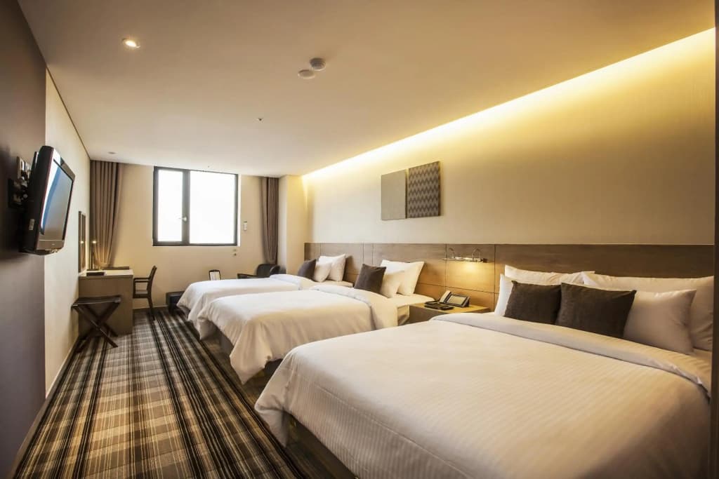 Hamilton Hotel - photo 6