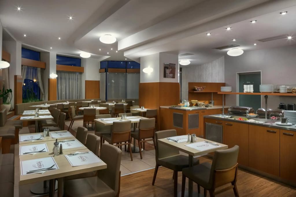 Hotel Astoria - photo 21