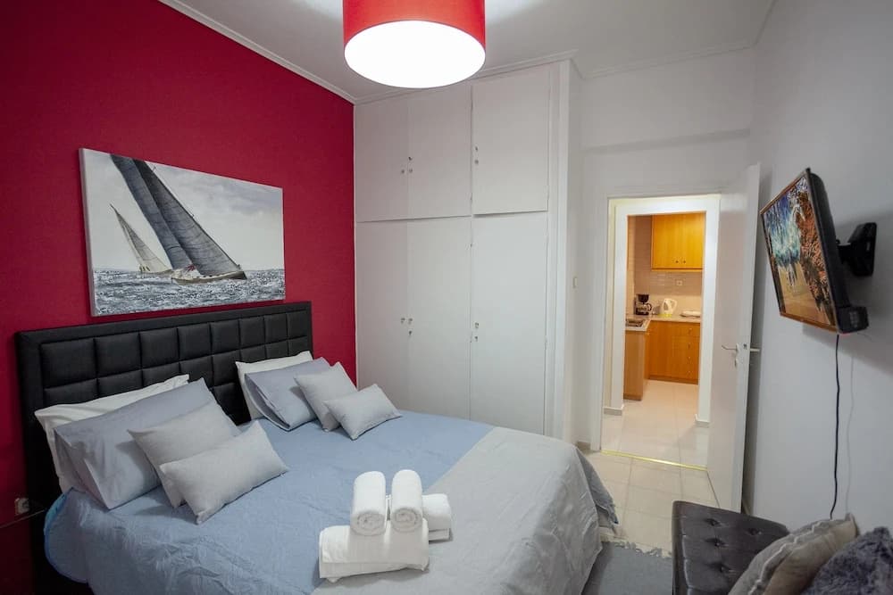 Renovated & Cool Flat In Ideal Location - photo 8