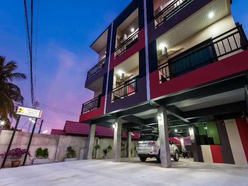 Palin Airport Residence - photo 2
