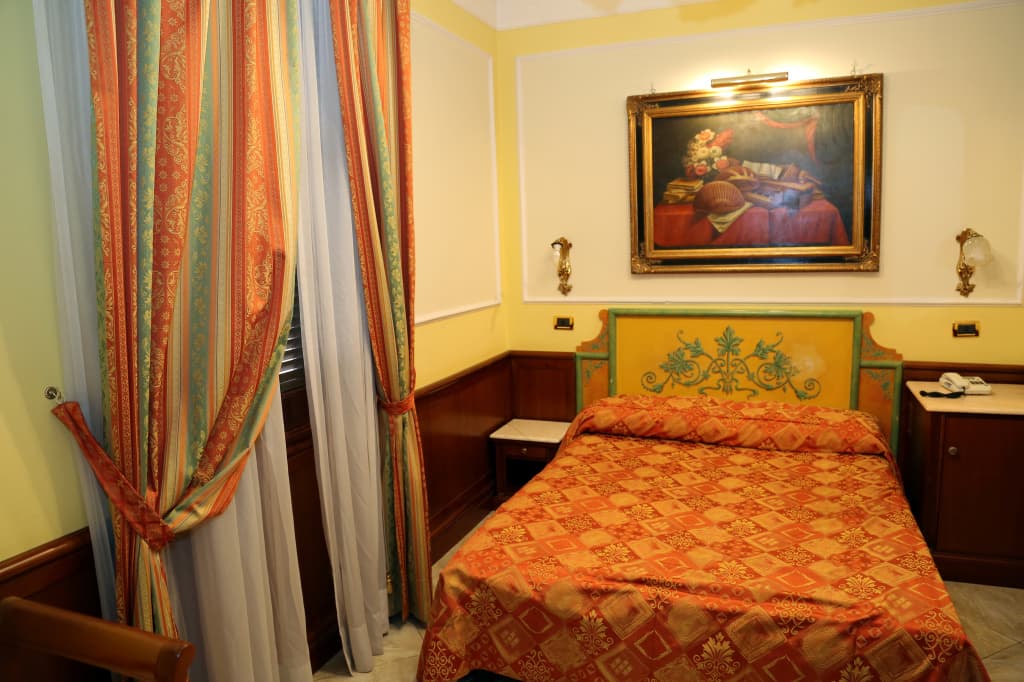 Hotel Borromeo - photo 23
